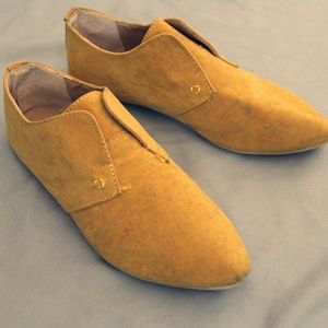 Elf or Peter Pan Booties